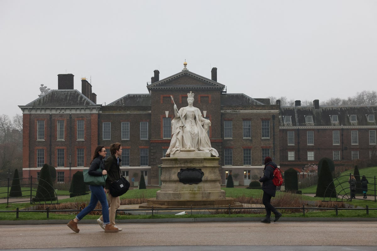 Image for the article: Man charged after intruder breaks into Kensington Palace twice before Christmas
