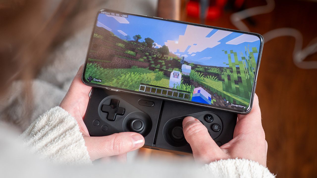 Image for the article: This controller totally changed how I game on the go, and you're going to say 'OH SNAP' the first time you see it