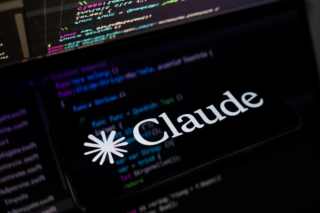 文章配图： 由 Claude 驱动的代理系统疑似删除公司数据库，并在忏悔中进一步贬低自身
