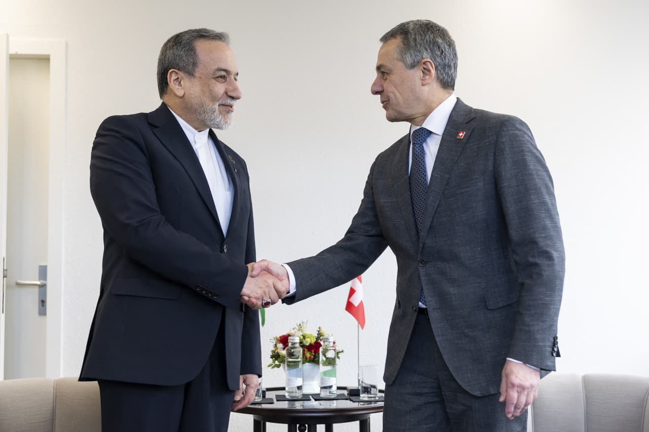 Image for the article: Crude futures rise on U.S.-Iran tensions