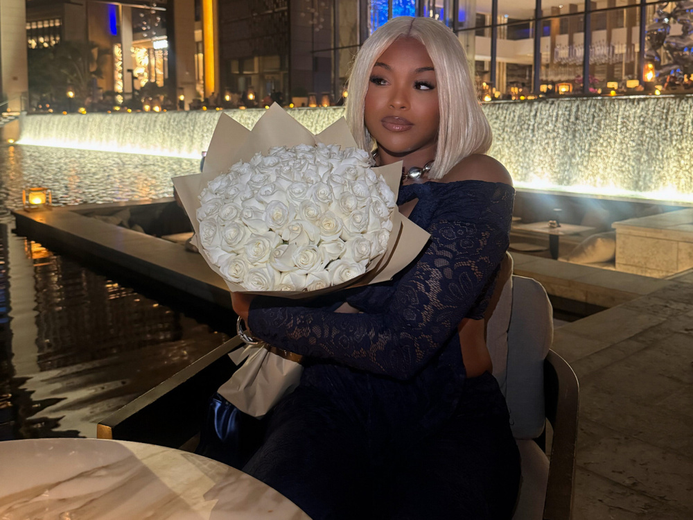 Изображение к статье: Я прилетела в Дубай на свой 30-й день рождения. Теперь я застряла в 8000 милях от дома и в ужасе после ударов США по Ирану.