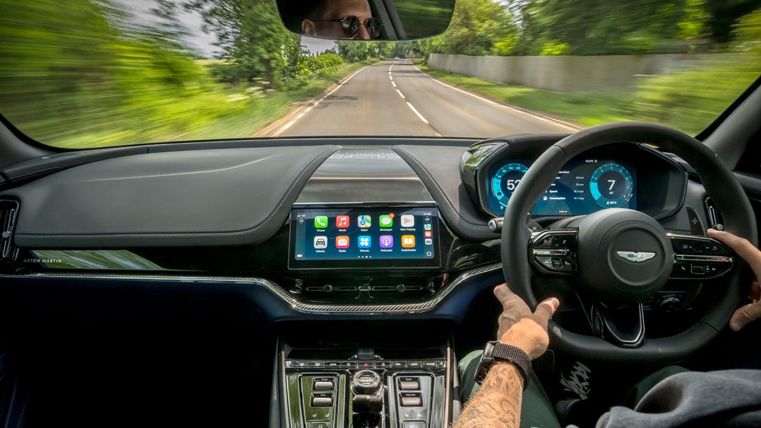 Image for the article: Apple May Be Adding Support for Conversational AI in CarPlay