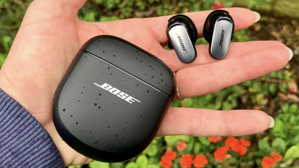 文章配图： 我们将 Bose QuietComfort Ultra 称为“迄今为止最好的降噪耳机”——如今在亚马逊上已降价 50 美元。