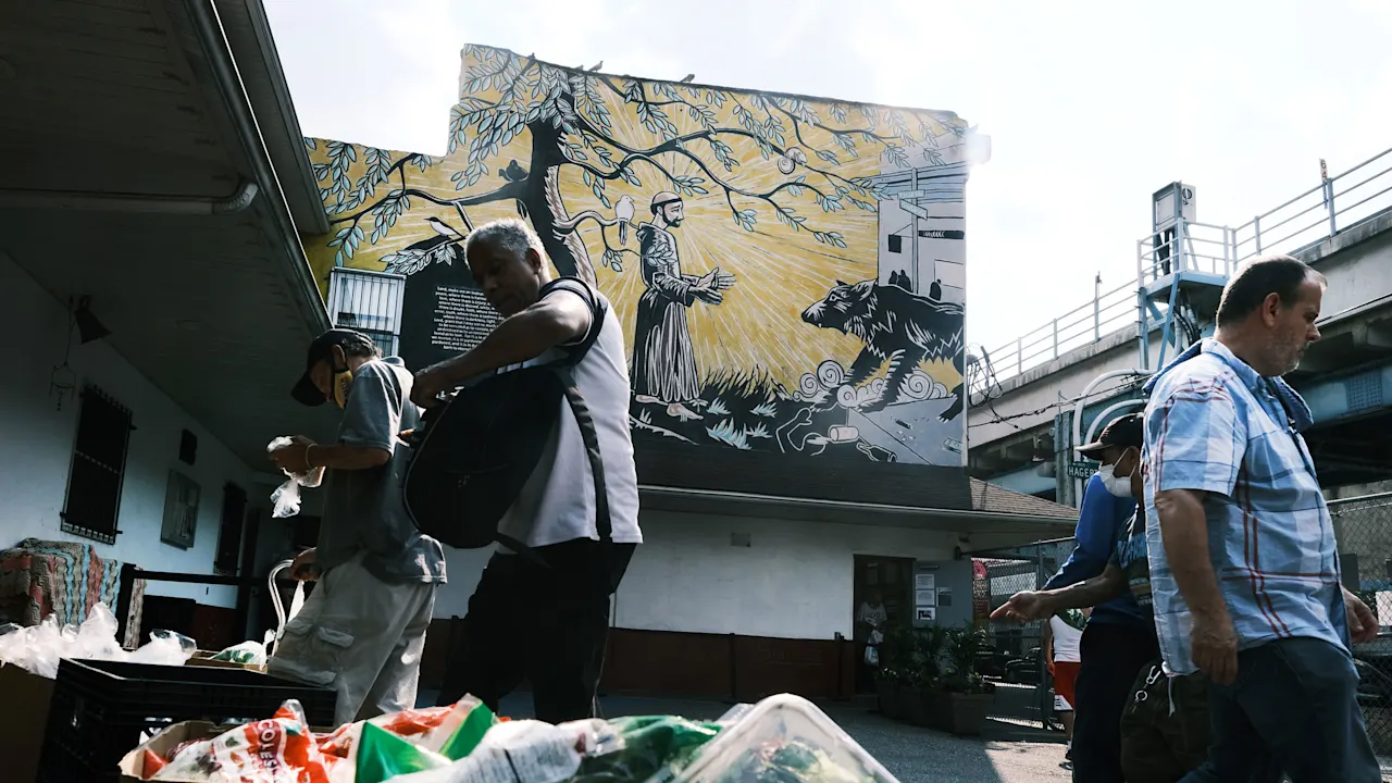 Image for the article: What business students learn about ethics in a Philadelphia soup kitchen