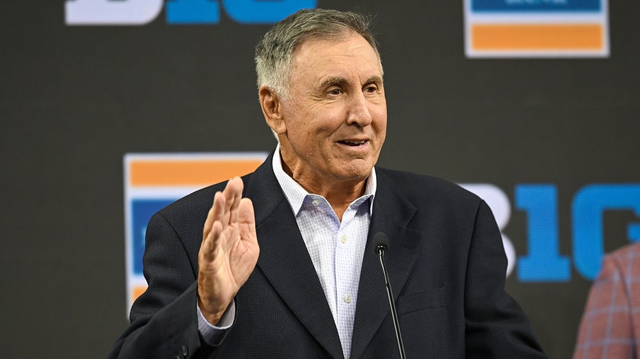 Image for the article: College football fans fume after CBS abruptly cuts off Gary Danielson's broadcast farewell
