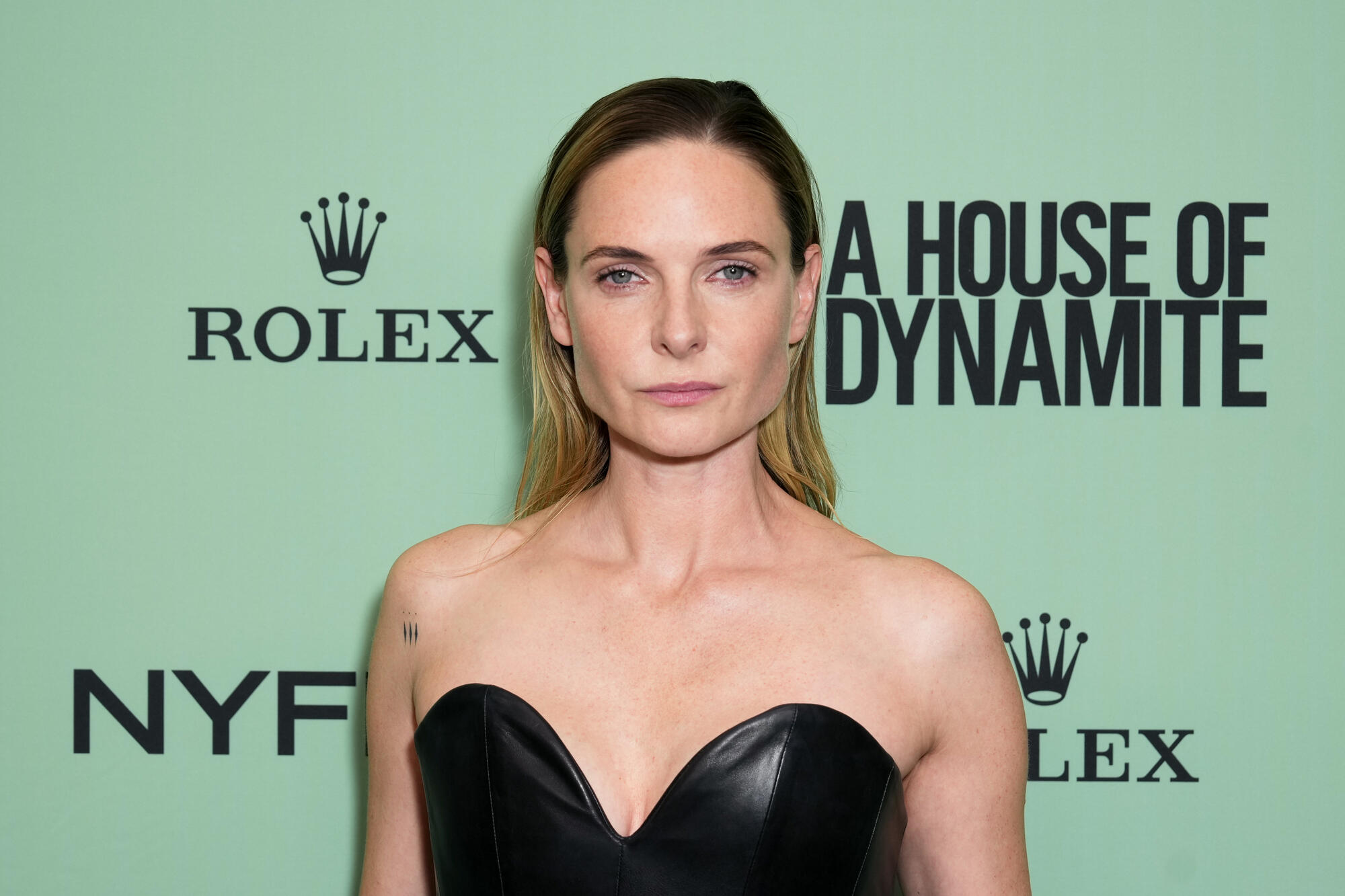 Изображение к статье: Ребекка Фергюсон не назвала имя «идиота»-актера, который накричал на нее и довел до слез на съемочной площадке, потому что рассказ этой истории «был не о человеке. Он был обо мне».