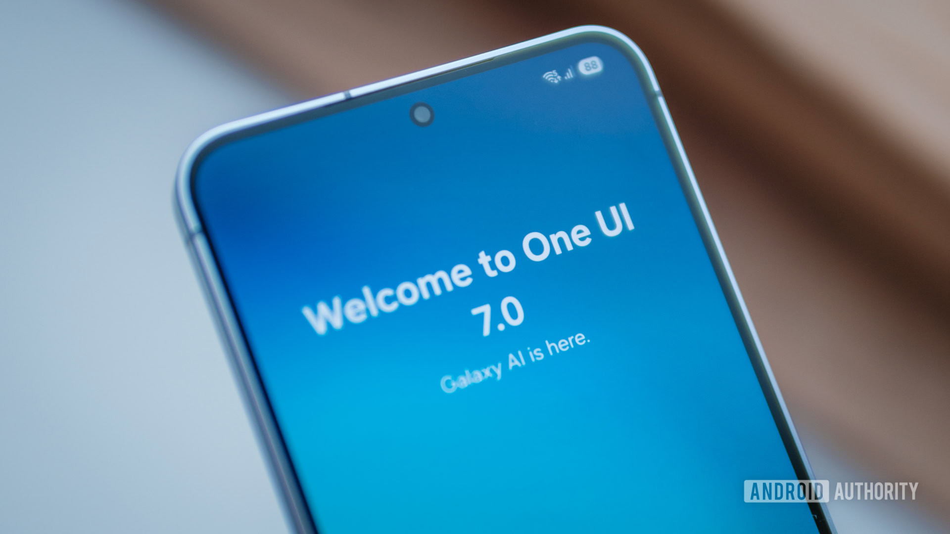Image illustrant l'article : Le retard de One UI 7 de Samsung est l'histoire Android la plus embarrassante de 2025.