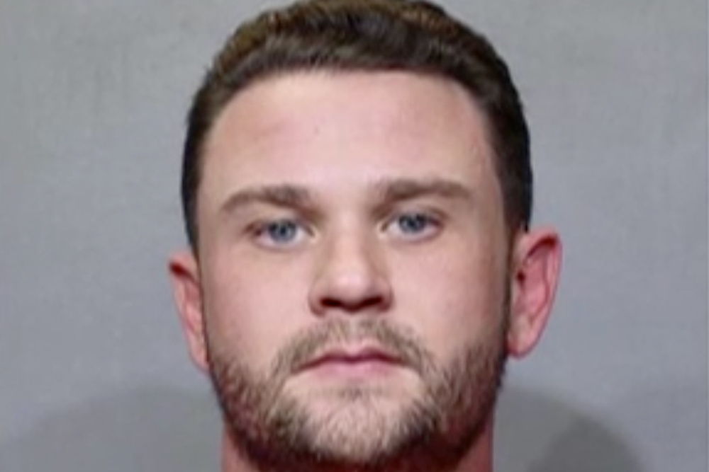 Изображение к статье: Полиция заявляет, что полицейский из Флориды получал сверхурочные, проводя время со своей девушкой, которая также была его начальницей.