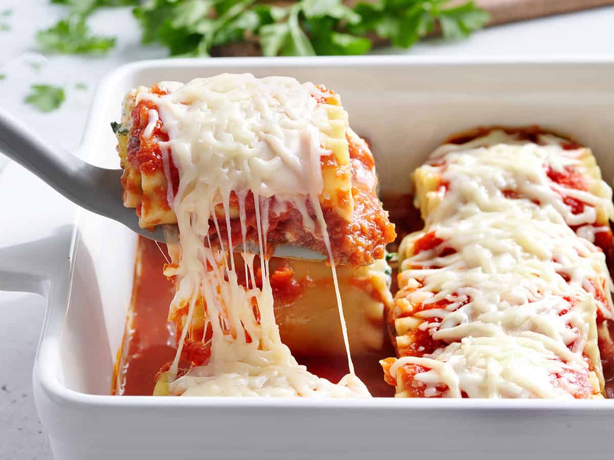Image for the article: Lasagna Roll Ups