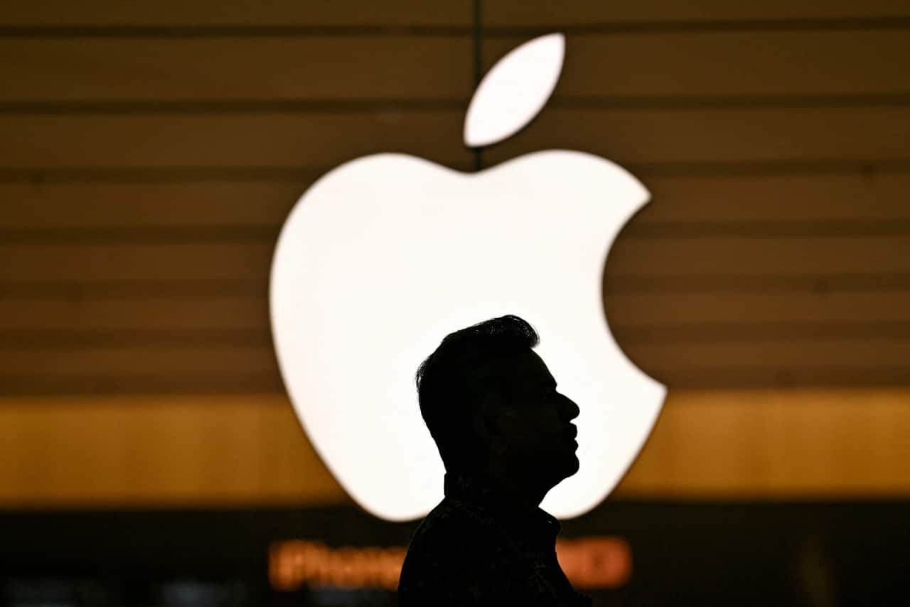 기사 이미지: 애플, 대대적인 AI 공세 준비하며 신형 아이폰 및 아이패드 에어 출시