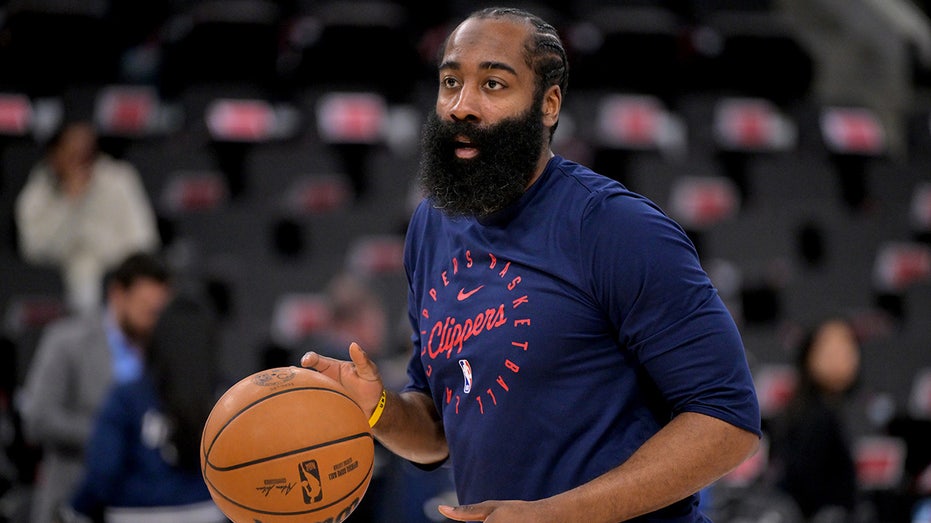 Image for the article: Clippers trade James Harden to the Cavaliers: report