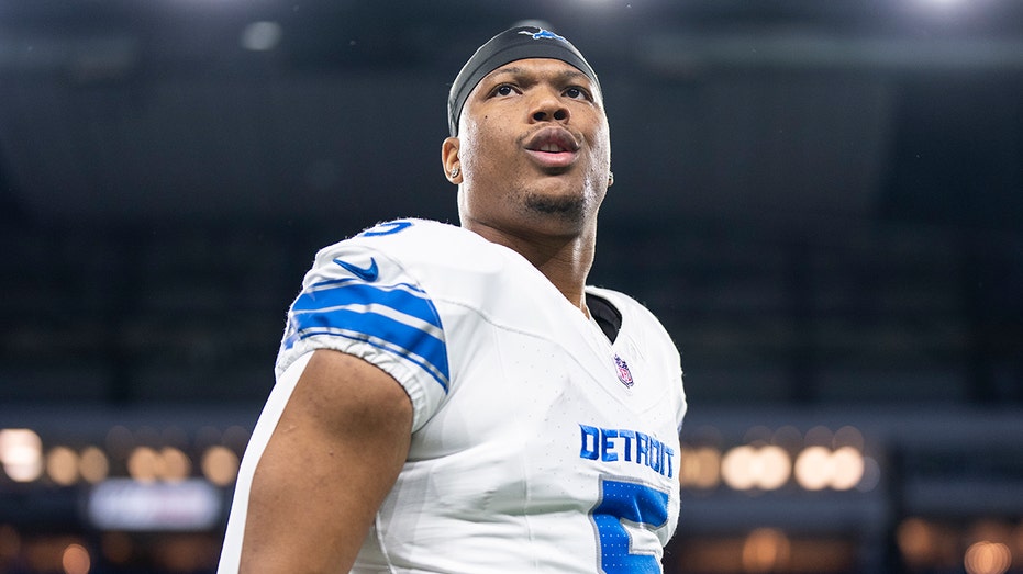 Image for the article: Lions star David Montgomery sarcastically fires back at trade rumor report