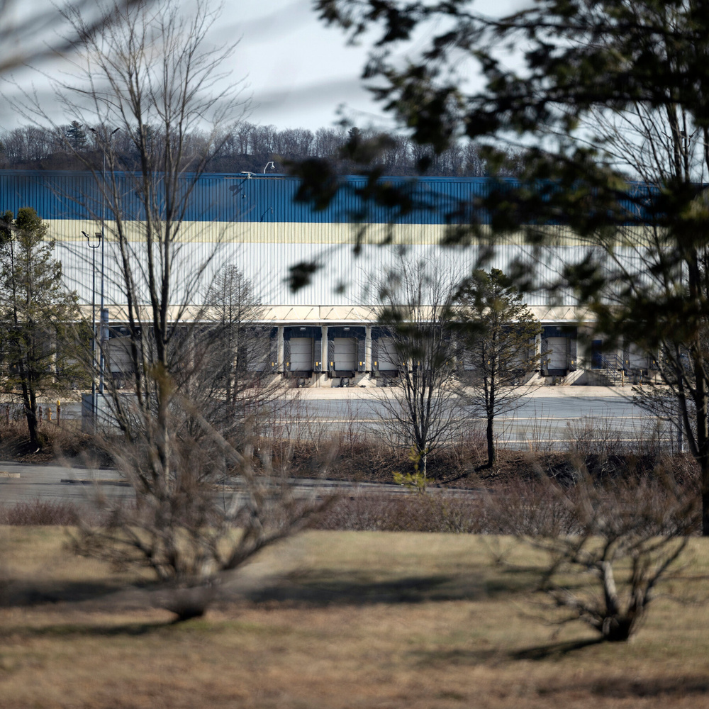 기사 이미지: 펜실베이니아주의 깊숙한 붉은 지역에서, 주민들은 계획된 ICE 구금 시설에 대해 불만을 토로하다
