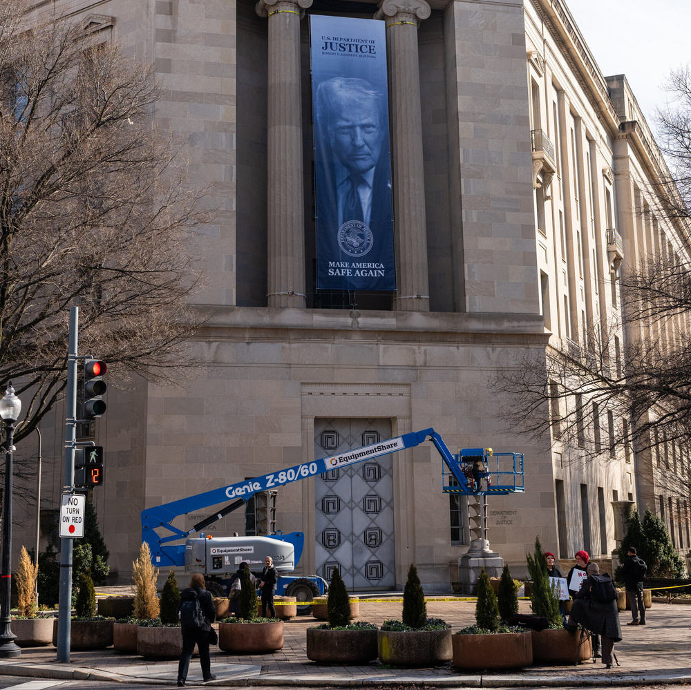 기사 이미지: 트럼프 행정부, 로펌에 대한 행정명령 강제 시도 포기