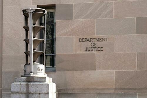 Изображение к статье: Министерство юстиции противодействует атаке подразделения российской военной разведки на объекты США