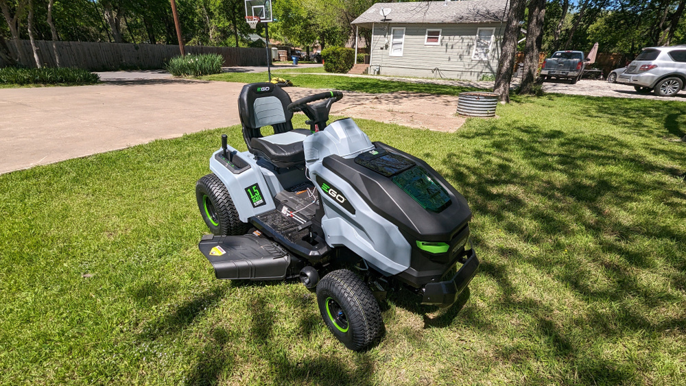 Изображение к статье: 4 лучшие верховые газонокосилки