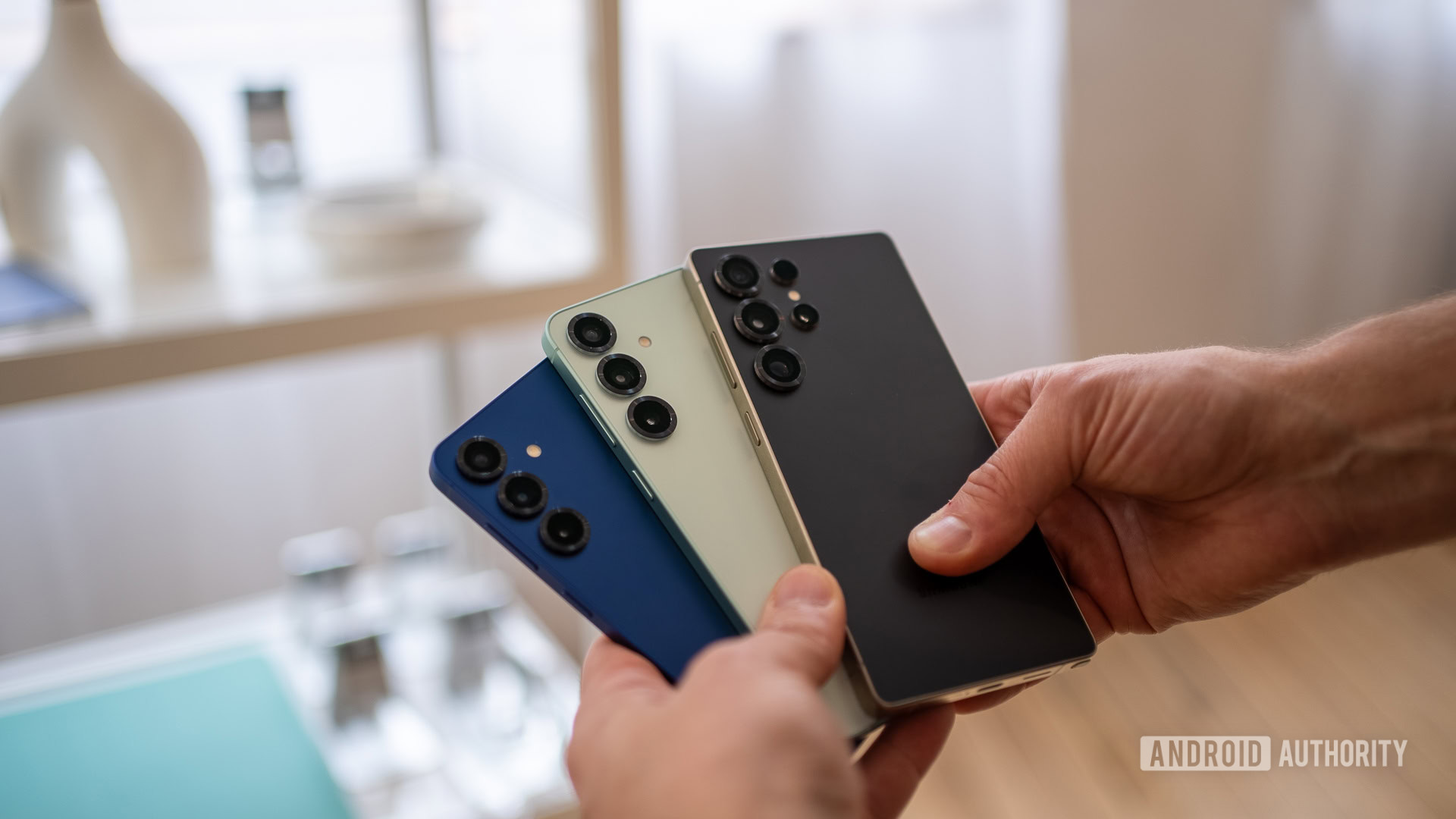 Bild zum Artikel: Die Galaxy-S25-Serie kann Ihnen in einem Notfall ohne Netzwerk helfen, aber nur wenn Sie bei Verizon sind