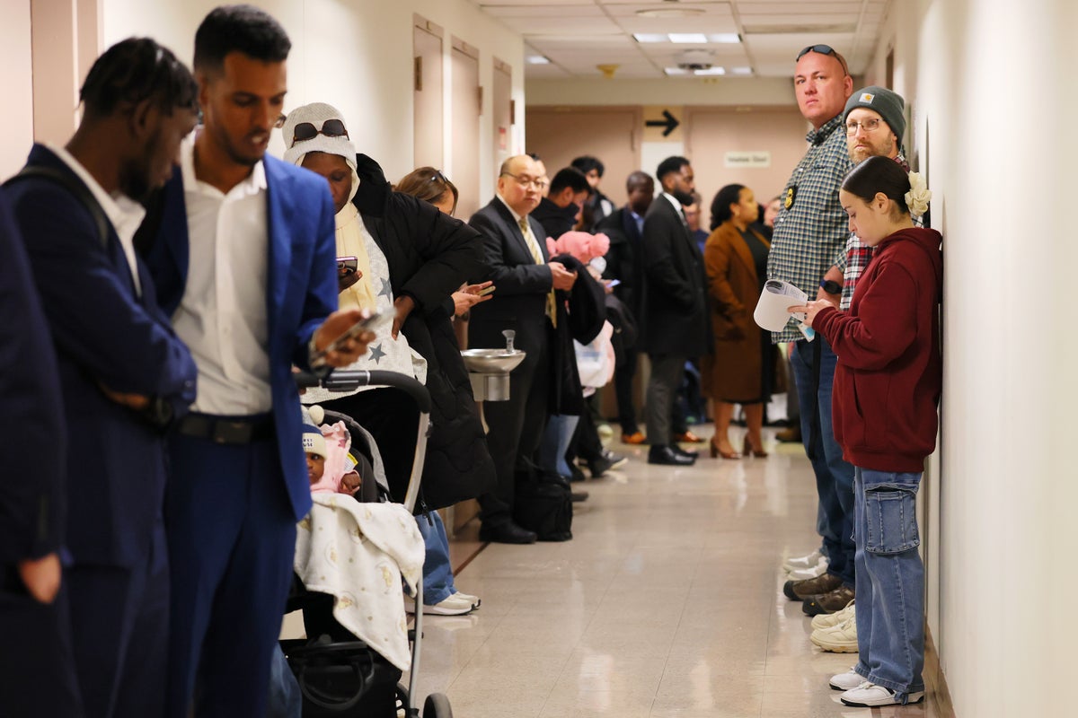 Изображение к статье: Юристы Минюста признали, что просто проигнорировали судебные решения в Нью-Джерси по поводу депортаций, инициированных Трампом.