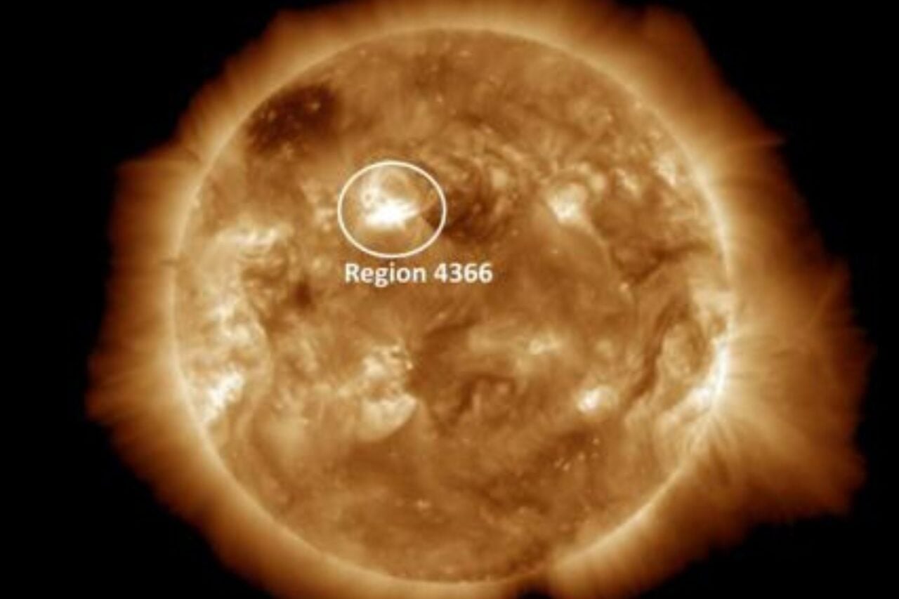 Image for the article: This Earth-Facing Sunspot Region Is Absolutely Popping Off