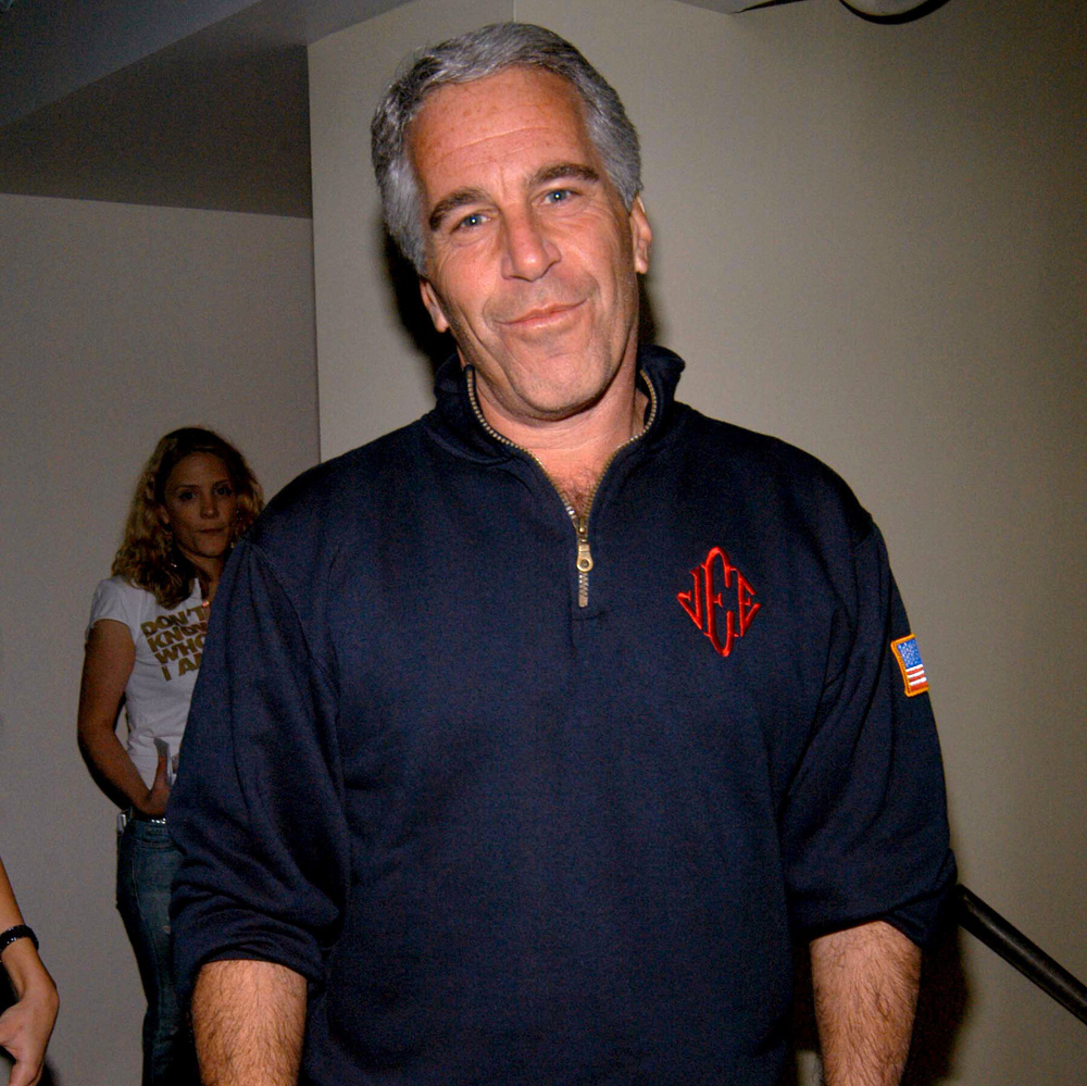 Изображение к статье: Эпштейн часто дарил предметы роскоши, чтобы заручиться благосклонностью, свидетельствуют документы