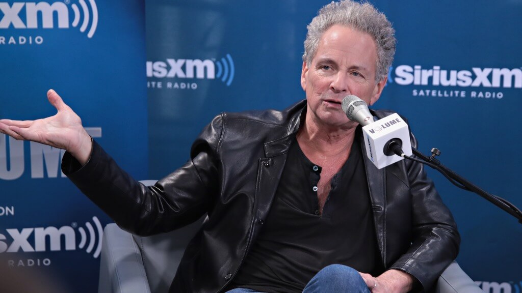 Изображение к статье: Заказчиком по делу о преследовании Линдси Бакингема предъявлено 7 пунктов обвинения после нападения в Санта-Монике