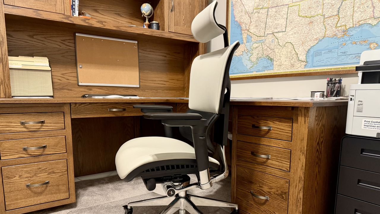 기사 이미지: X-Chair X-Tech 리뷰: 내 아이들은 이것을 보스 전용 사무용 의자라고 불렀고, 냉각, 난방, 마사지 기능을 고려하면 나는 동의한다.