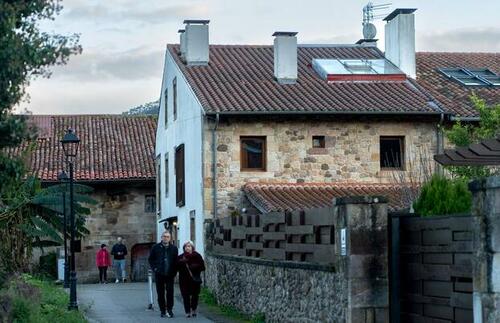 Image for the article: Socialist Spanish Mayor Vowed To Block Migrant Minor Arrivals... Then Quickly Reversed Amid Political Pressure