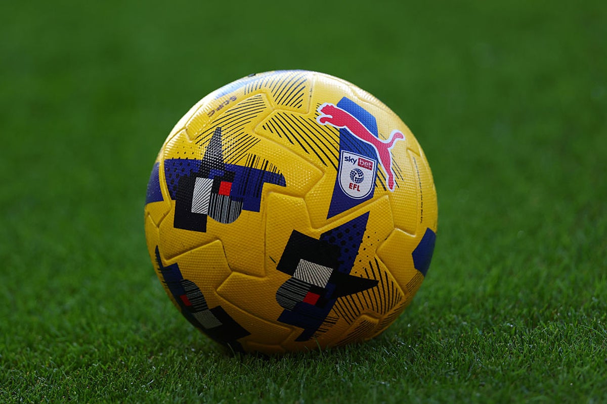 Изображение к статье: Почему все матчи EFL в эти выходные начинаются на минуту позже обычного?