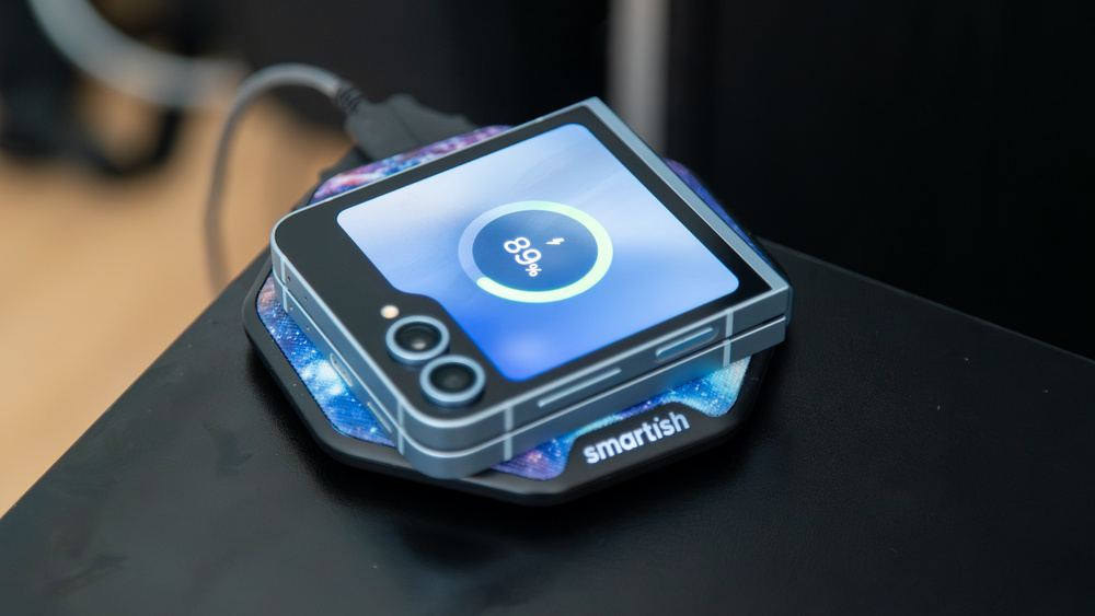 기사 이미지: 삼성 갤럭시 Z 플립 7 충전 속도는 얼마나 빠를까요?