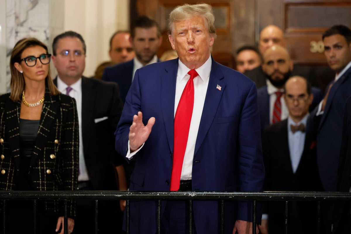 기사 이미지: 트럼프, 뉴욕 법원에 '법적, 사실적 근거 없는' 사기 판결 기각 촉구