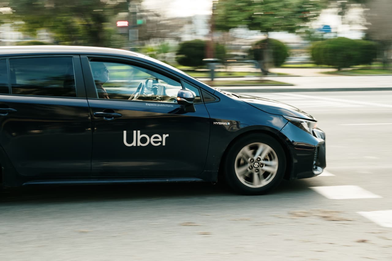 文章配图： Uber 股价飙升，配送业务展现出令人惊讶的强劲势头