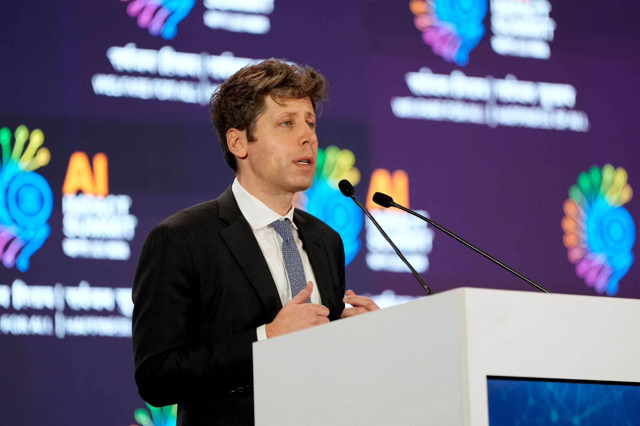 Изображение к статье: Сделка OpenAI с Пентагоном поднимает новые вопросы об искусственном интеллекте и массовой слежке