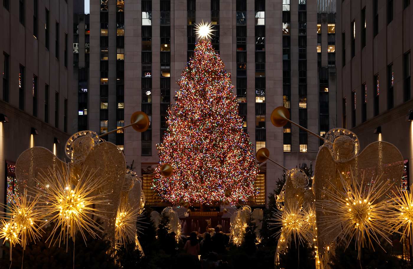Image for the article: How to watch the ‘Christmas in Rockefeller Center’ tree lighting special tonight