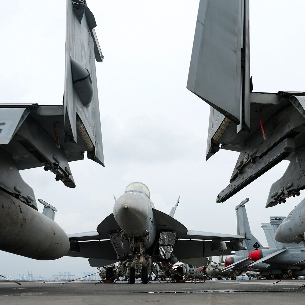 Изображение к статье: Американский истребитель сбил иранский беспилотник на фоне обострения напряженности