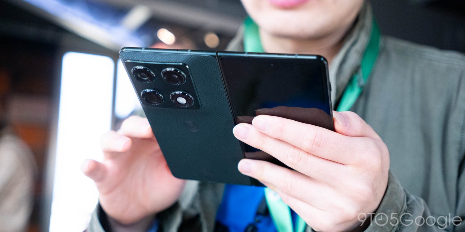 Изображение к статье: Gorilla Glass Ceramic 3 разработана, чтобы выдерживать годы падений, дебютирует на Razr Fold.