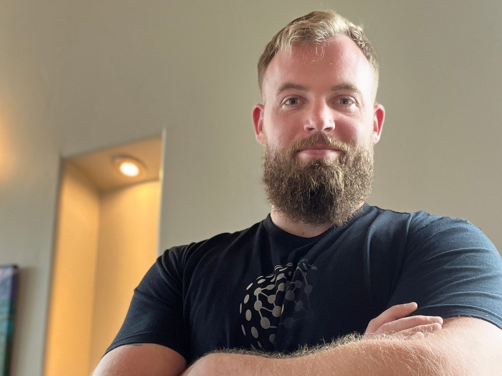 기사 이미지: 2026년 S&P 500을 꾸준히 능가하는 재정적으로 독립적인 트레이더가 개인 투자자들에게 3가지 조언을 공유합니다.